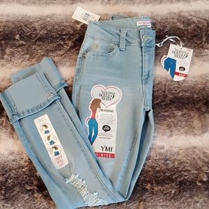 NWT Size 7 Wanna Betta Butt? Distressed Jeans